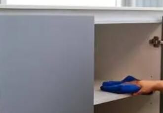 在室內(nèi)進行保潔的時候，要注意什么？